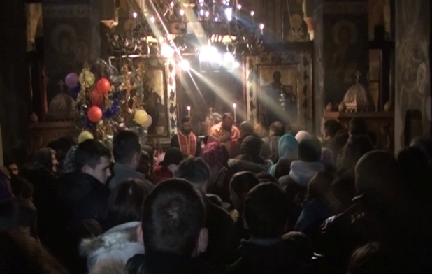 Božićna liturgija u manastiru Gračanica