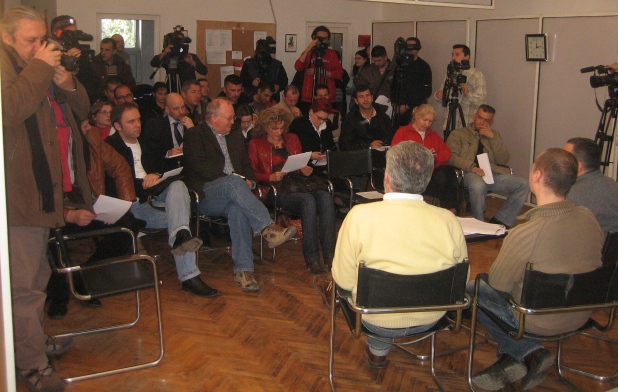 DNKiM: Zakon o RTK diskriminacija Srba i uskraćivanje medijskih sloboda