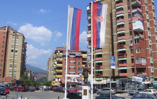 U Mitrovici jaka eksplozija, oštećena tri lokala