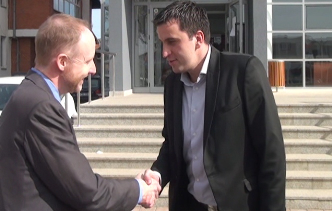 Rasel i Stojanović: Upoznavanje i saradnja