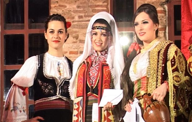 Kosovka devojka i ručni rad