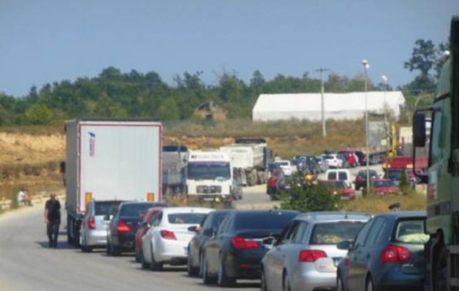 Na Merdaru se čeka 3, na Beloj zemlji do 2 sata