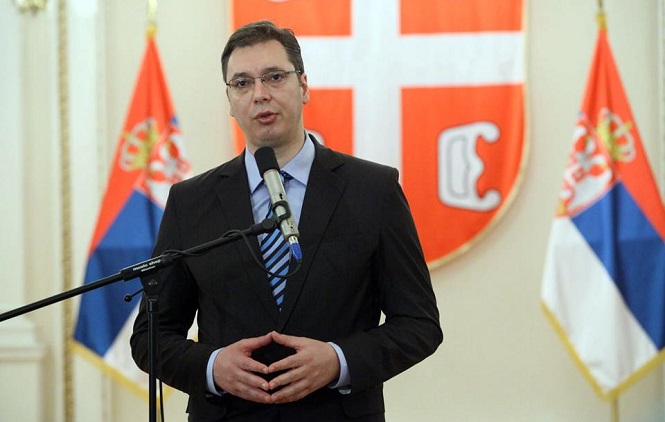 Vučić: Srbi, ne prodajte imanja