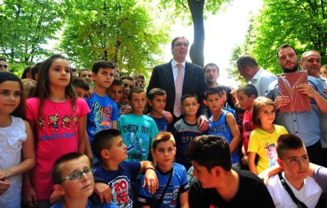 Deca iz enklava posetila Beograd