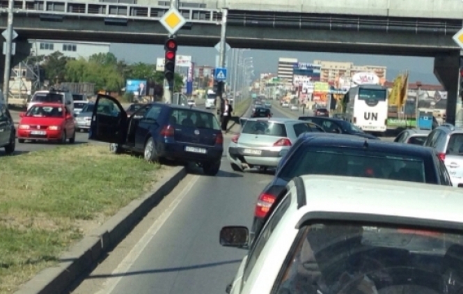 Blizu 200 saobraćajnih nesreća tokom vikenda
