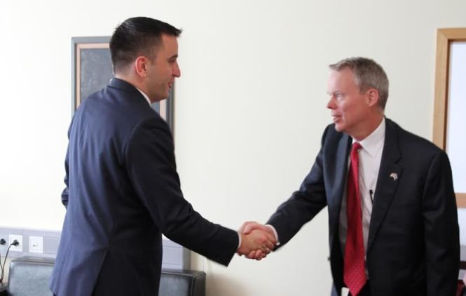 Stojanović i Delavi o problemima Srba na Kosovu