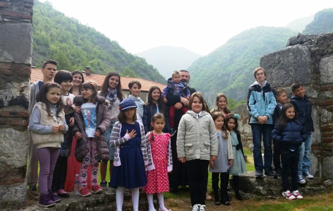 Hristos Voskrese iz Svetih Arhangela!