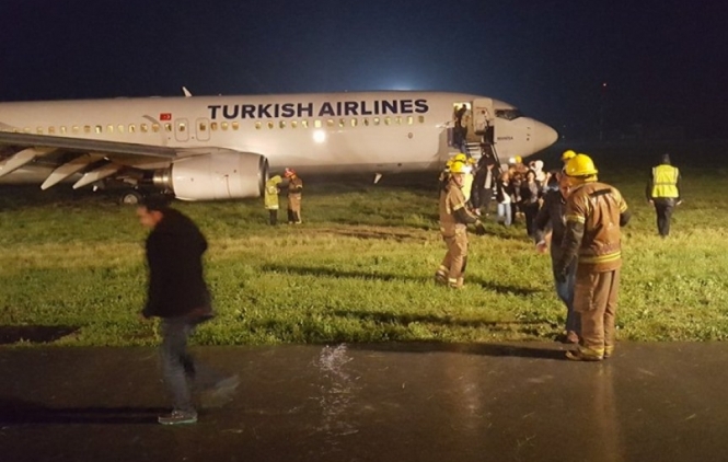 Turski avion promašio pistu, aerodrom privremeno zatvoren