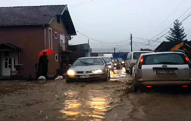 Opština Gračanica: Jezero preliva ali nema opasnosti od poplava Zbog poplava odložen početak nastave po kosovskom sistemu za 12. januar
