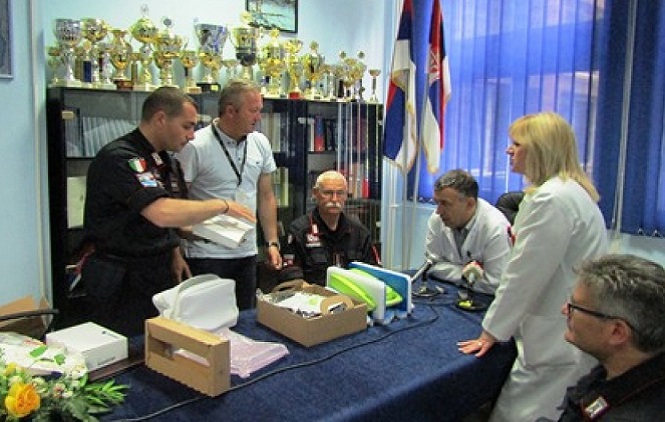 Pomoć karabinjera Kliničko-bolničkom centru KM