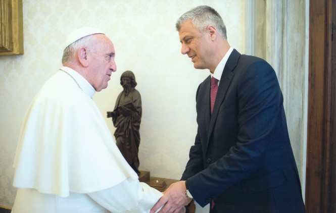 Tači pozvao papu da poseti Kosovo