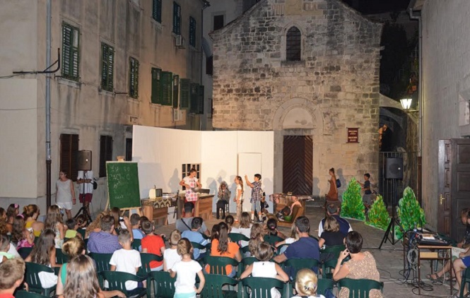 „Školsko zvonce“ na Kotorskom festivalu pozorista za decu