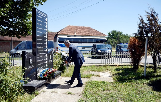 Tači položio venac na spomenik u Goraždevcu