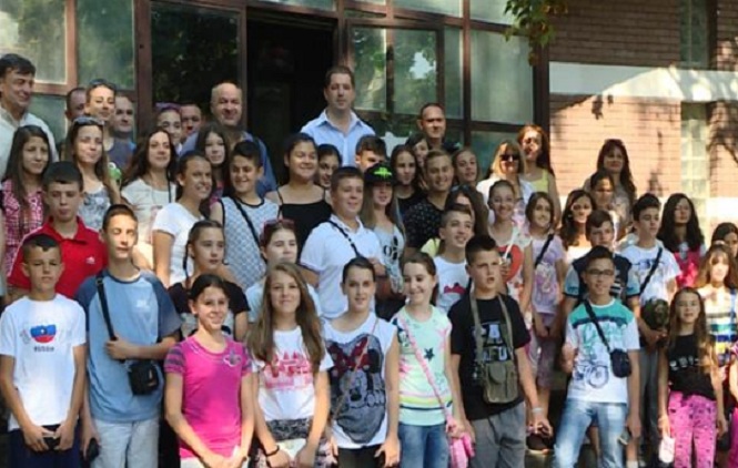 Deca iz Kosovskog Pomoravlja posetila Zoološki vrt