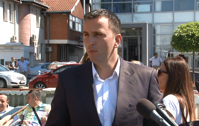Stojanović: Srpski i albanski su ravnopravni jezici