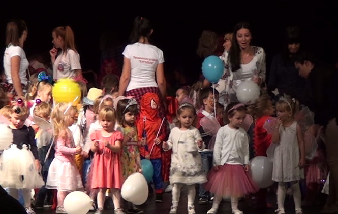 Dečiji karneval u Gračanici