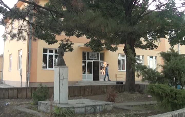 Okrečene škole u Lapljem Selu i Čaglavici