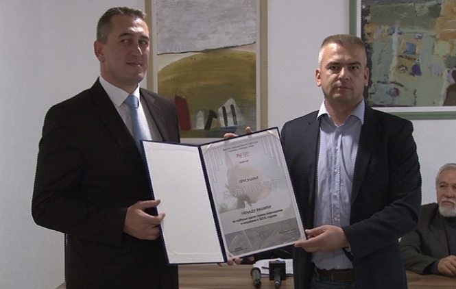 Uručen “Beli božur“