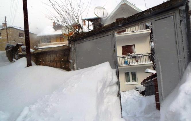 Sela u okolini Dragaša zavejana i bez struje