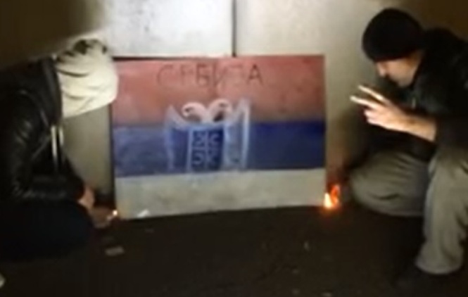 Albanci palili zastavu Srbije u Ženevi