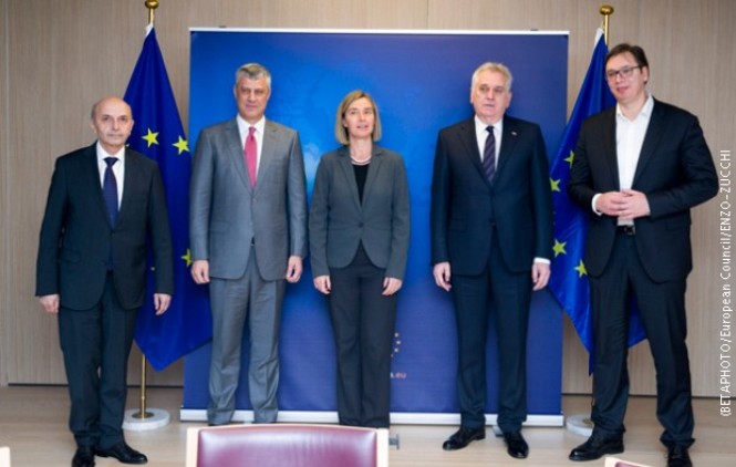 Vučić i Tači razgovarali o rešavanju nesuglasica