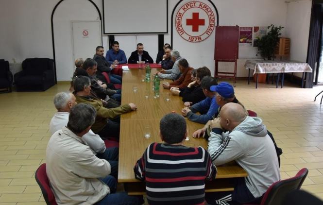 Jevtić se sastao sa raseljenima iz Ljubožde