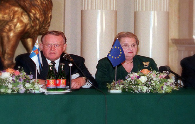 Ahtisari i Olbrajtova ponovo u timu Prištine