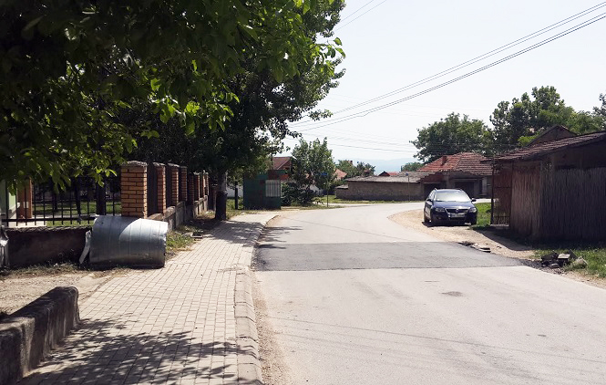 Postavljeni „ležeći policajci“ ispred škola