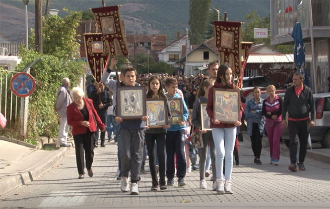 Liturgijom i litijom obeležena slava opštine Gračanica