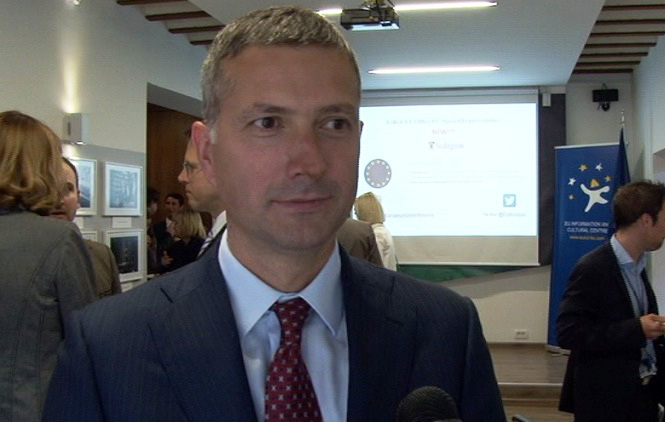 Čolaku: Tači ima plan kako da oformi vojsku