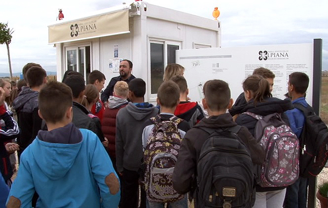 Gračanica: Edukativne posete učenika manastiru i Ulpijani