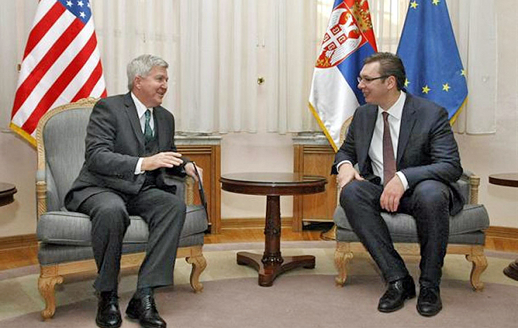 Vučić i Skot razgovarali o Kosovu