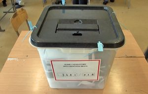 Kosovska policija održala sastanke o dodatnim merama bezbednosti za izbore 7. juna - Glasačka kutija (Foto Kim)