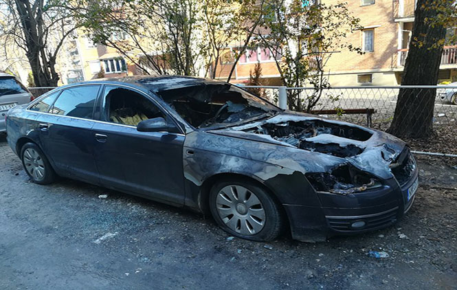Mitrovica: Ugostitelju zapaljen automobil