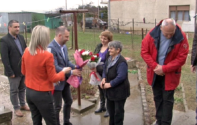 Čestitke zvaničnika upućene damama