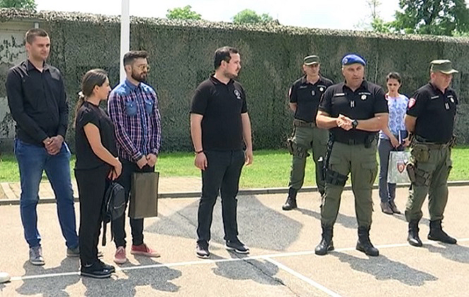 Kraljevački žandarmi prikupili pomoć za mališane na Kosovu