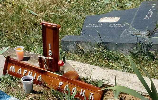 Orahovac: Polomlјene krstače Srba sahranjenih pre samo dva meseca