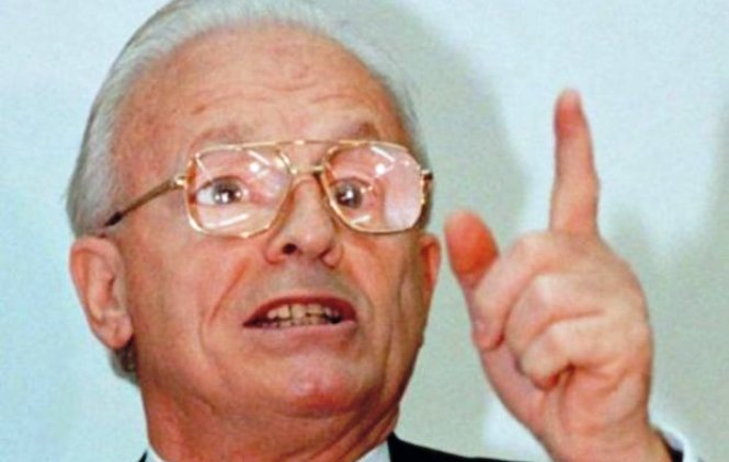 Preminuo Adem Demaći