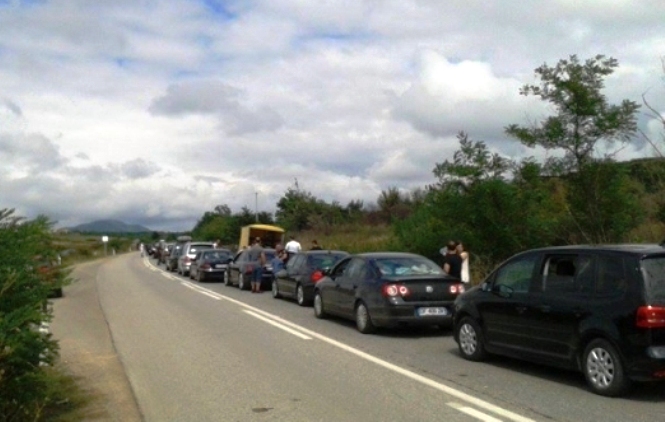 Kilometarske kolone na Merdaru, čeka se po šest sati