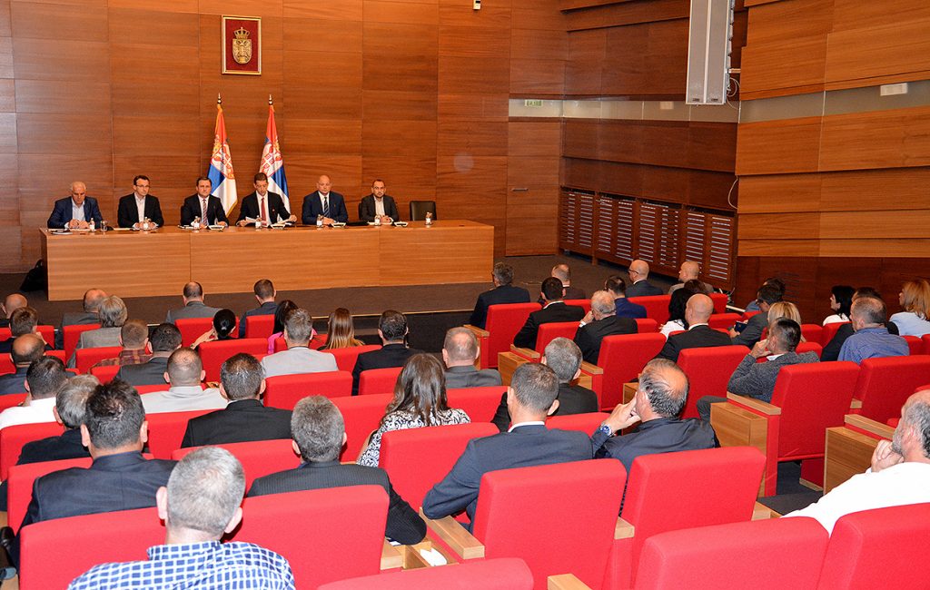 Đurić: Predstoji veliki talas ulaganja Republike Srbije na KiM