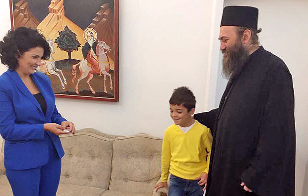 Sinu Olivera Ivanovića stipendija Hilandara