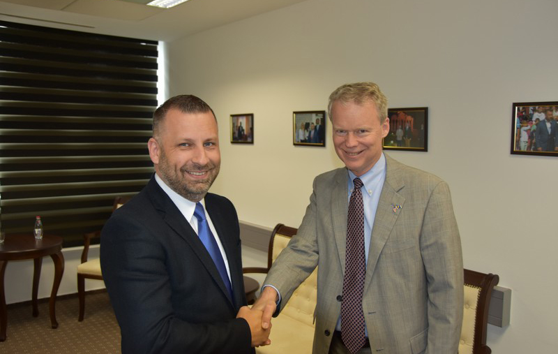 Jevtić i Dalavi saglasni da je dijalog rešenje