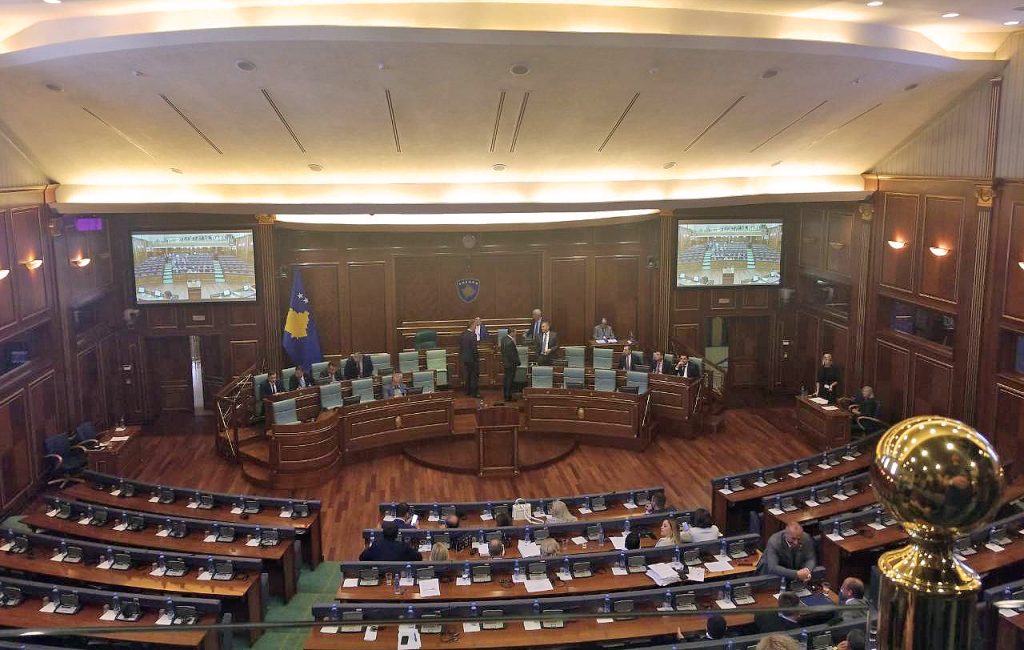 Kosovska skupština o formiranju vojske, Srbi napustili sednicu