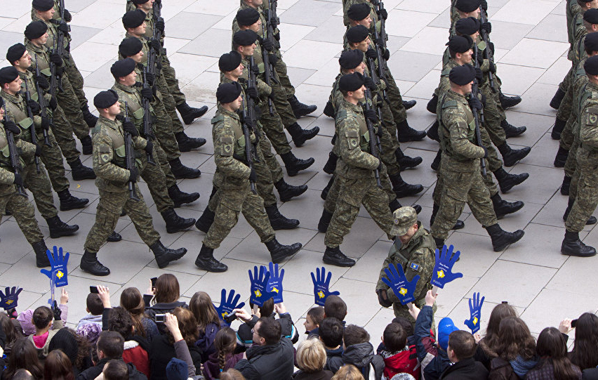 Kosovo „klizi ka Vojsci“