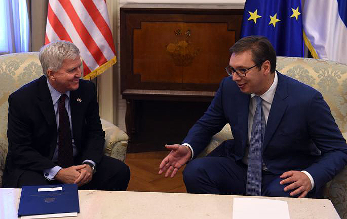Vučić i Skot o saradnji i dijalogu sa Prištinom