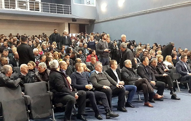 Protest u Gračanici: Zaustavite rat