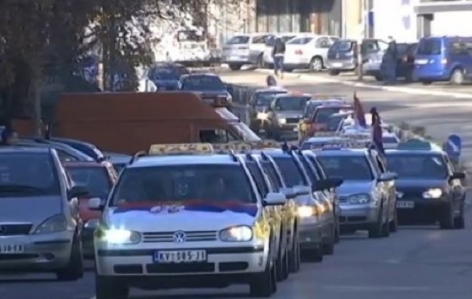 Protest taksista u Kosovskoj Mitrovici