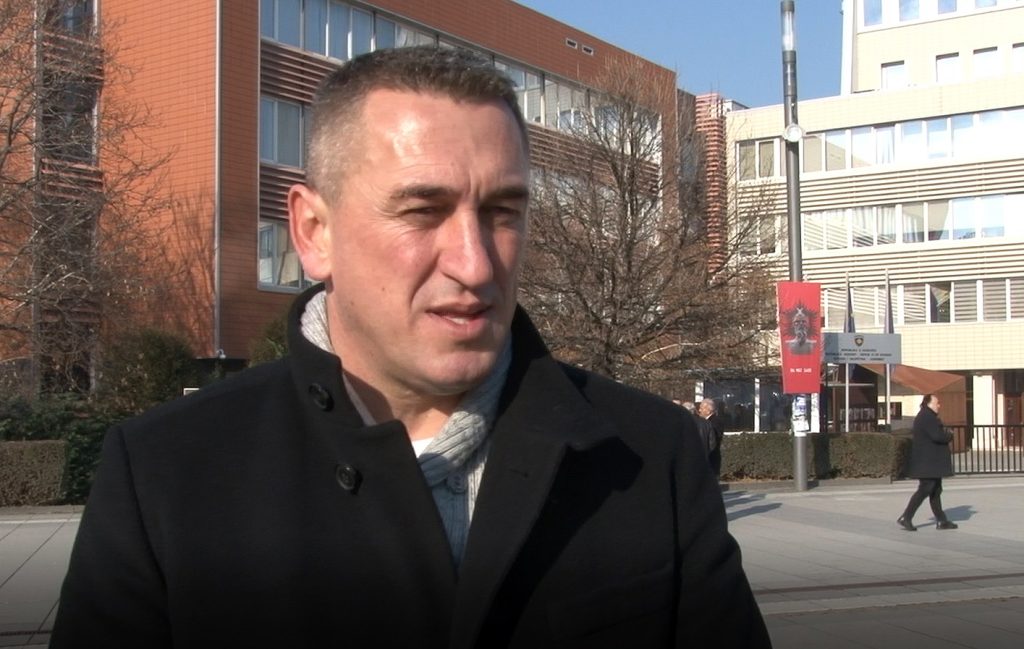 „Zakon o vojsci će biti izglasan, srpski poslanici ne mogu ništa da urade“