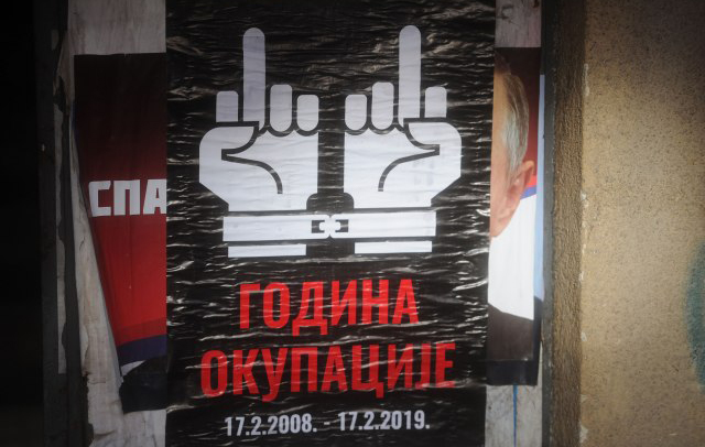 Srednji prst, poruka iz Severne Kosovske Mitrovice