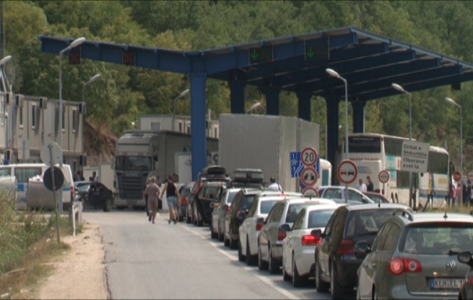 Deset autobusa vraćeno sa Bele zemlje